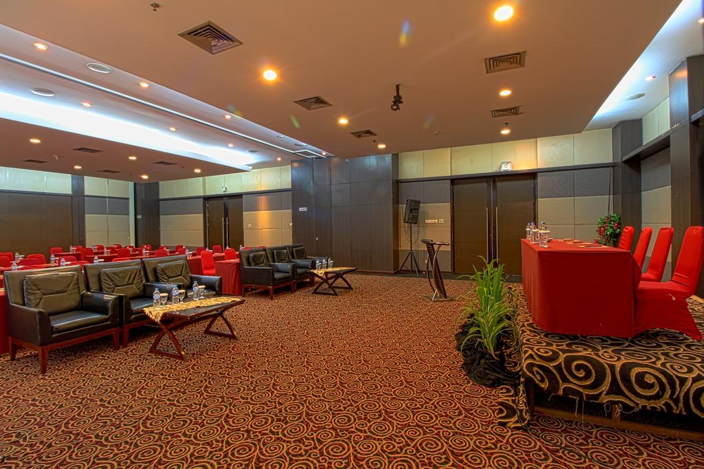 Bela International Hotel & ConventionТернате Екстер'єр фото