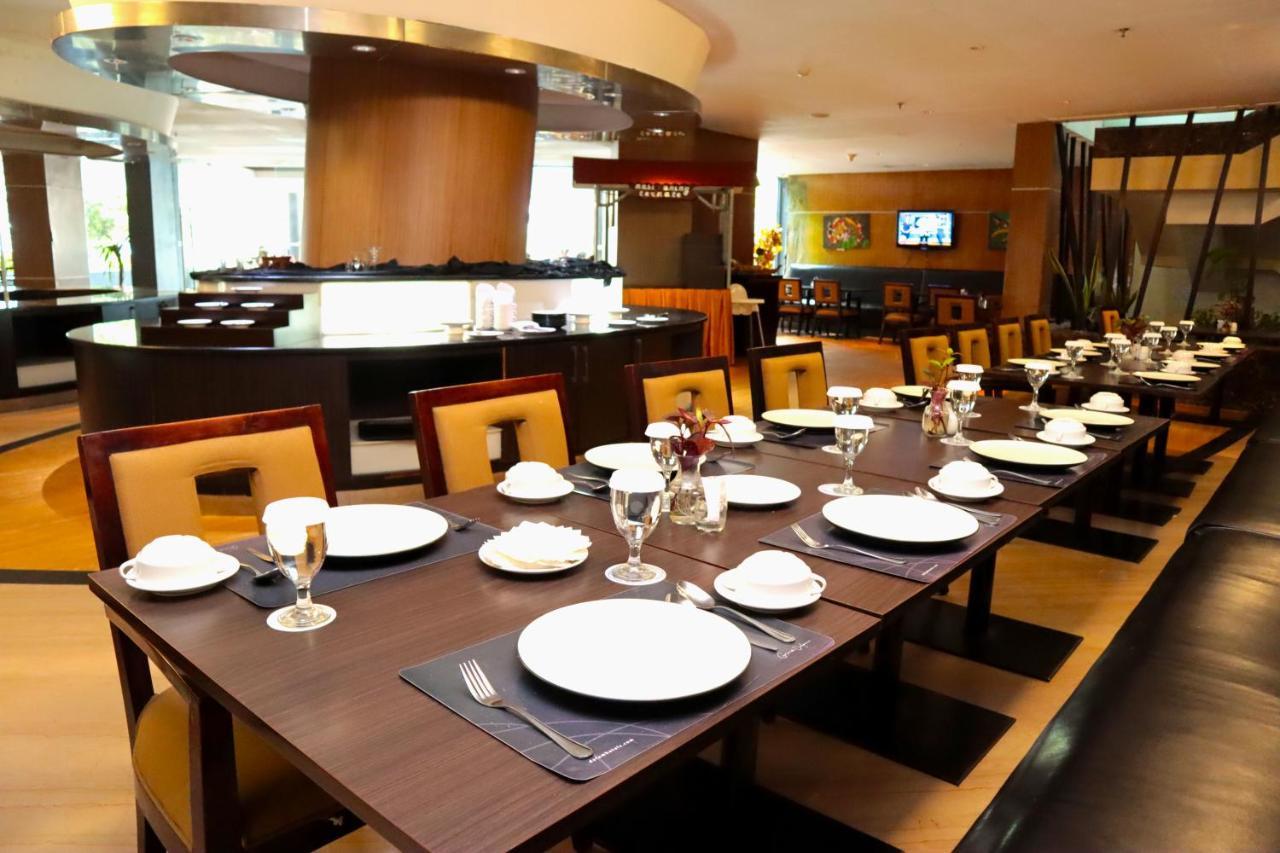 Bela International Hotel & ConventionТернате Екстер'єр фото