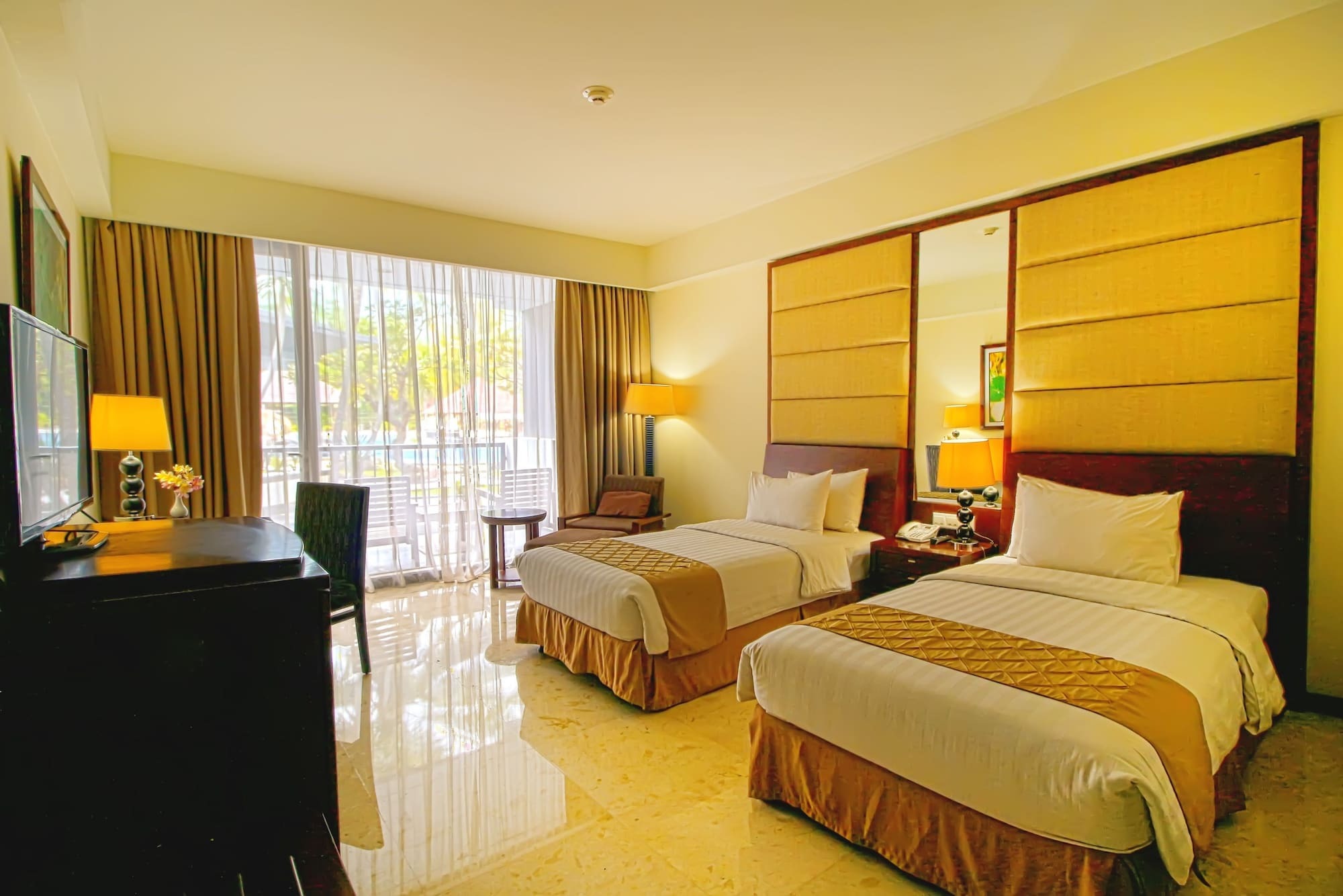 Bela International Hotel & ConventionТернате Екстер'єр фото